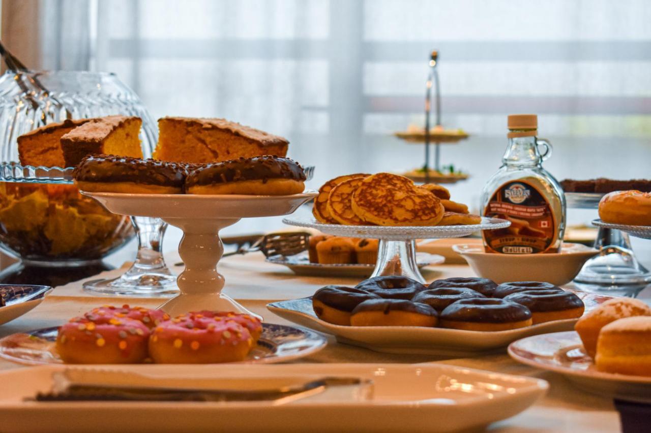 Palazzo Cornalia Hotel Milano Eksteriør billede A selection of desserts