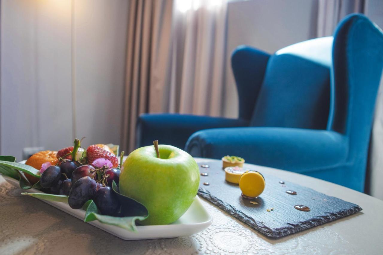 Palazzo Cornalia Hotel Milano Eksteriør billede Fruit platter