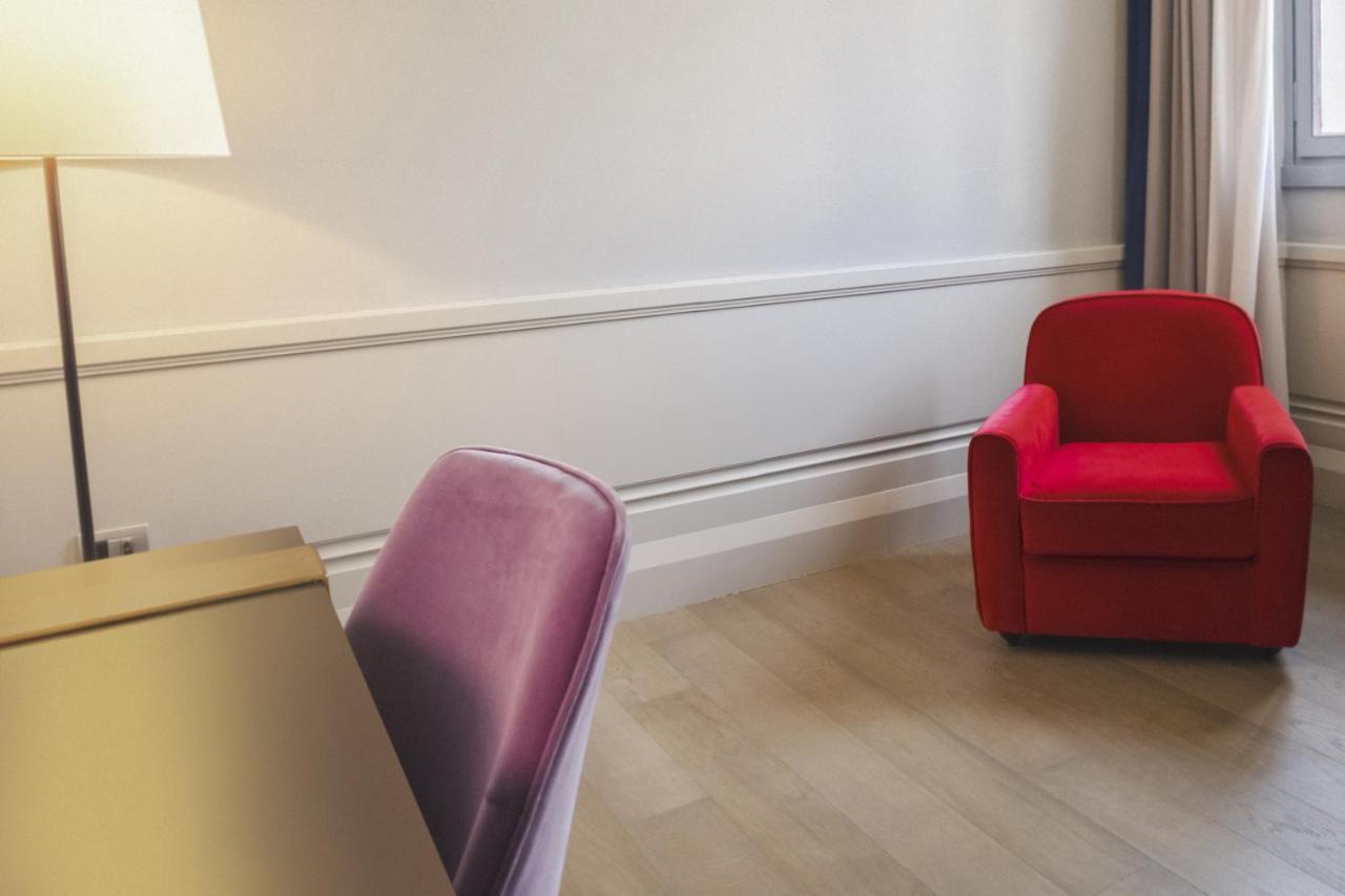 Palazzo Cornalia Hotel Milano Eksteriør billede A chair in a room