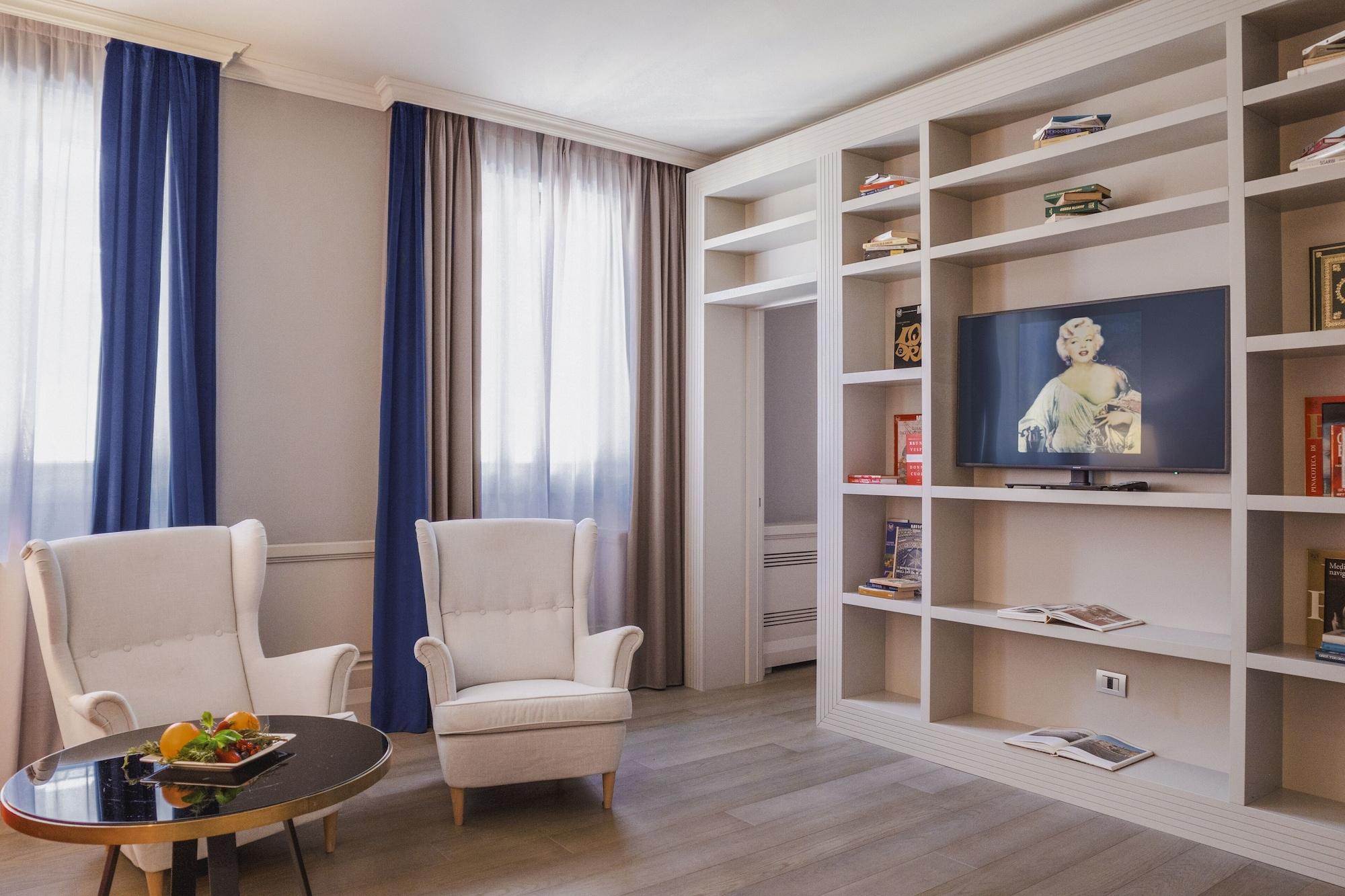 Palazzo Cornalia Hotel Milano Eksteriør billede A room at the residence